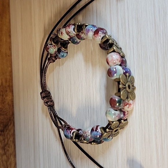 Marbled Pottery Bead Floral Charm Bracelet - Picture 5 of 8